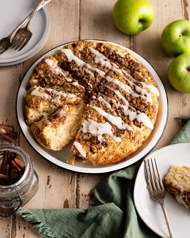 Apple Cinnamon Sourdough Cake