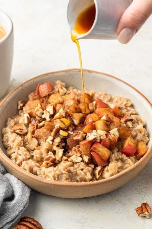 Apple Pie Oatmeal with Fresh Apples and Maple Syrup