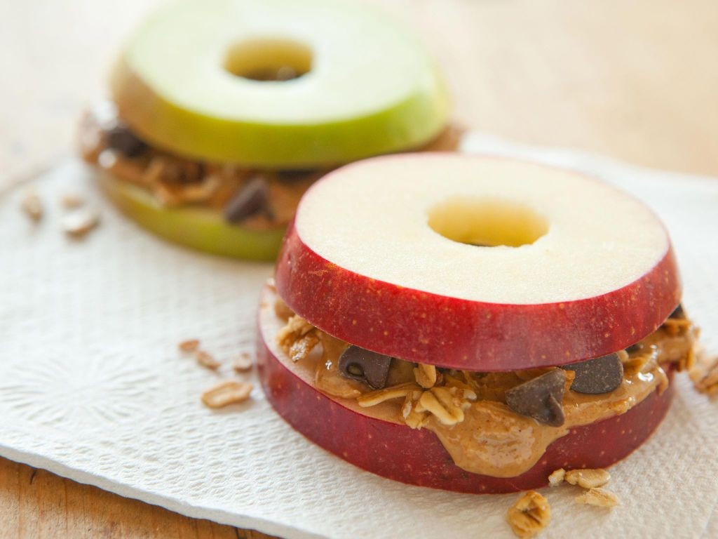 Apple Sandwiches with Peanut Butter