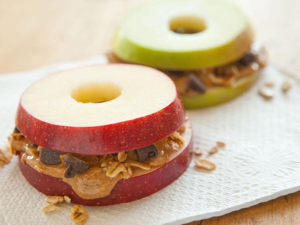 Apple sandwich with peanut butter
