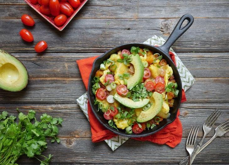 Avocado and Egg Breakfast Skillet