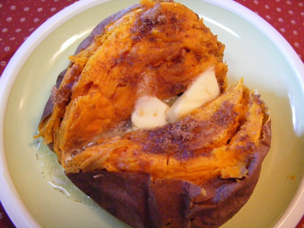 Baked Sweet Potatoes with Cinnamon