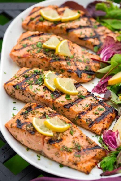 Baked salmon with lemon and herbs