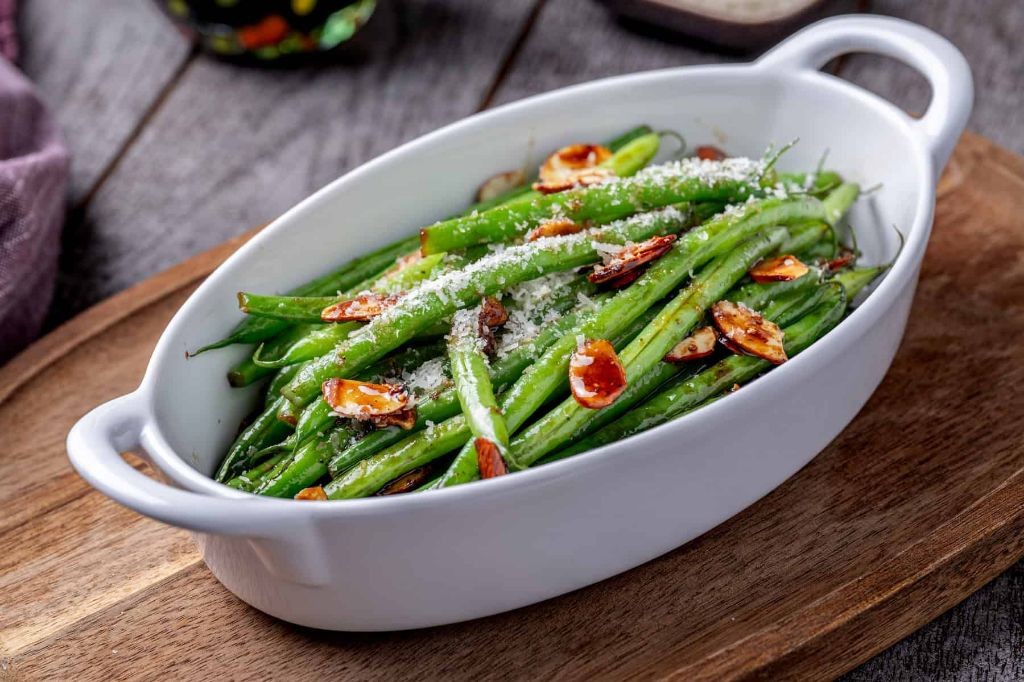 Balsamic Glazed Green Beans with Toasted Almonds