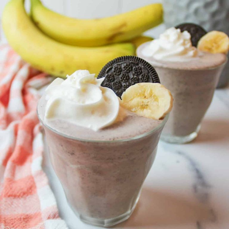 Banana Cookies and Cream Smoothie Shake