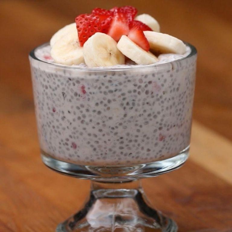 Banana Strawberry Chia Pudding