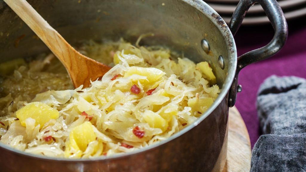 Bavarian Style Sauerkraut with Apples