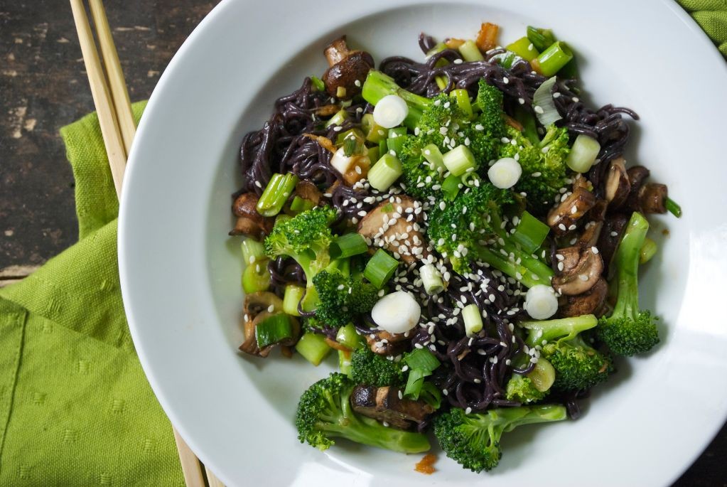 Black Garlic Oil Rice Ramen with Scallions