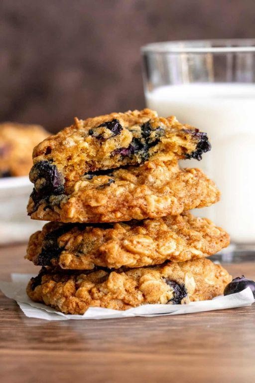 Blueberry Oatmeal Cookies with Cinnamon