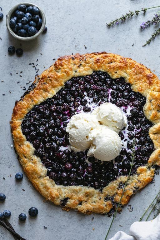 Blueberry and Vanilla Bean Pie with a Glazed Crust