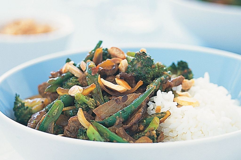 Broccoli and Almond Stir-Fry