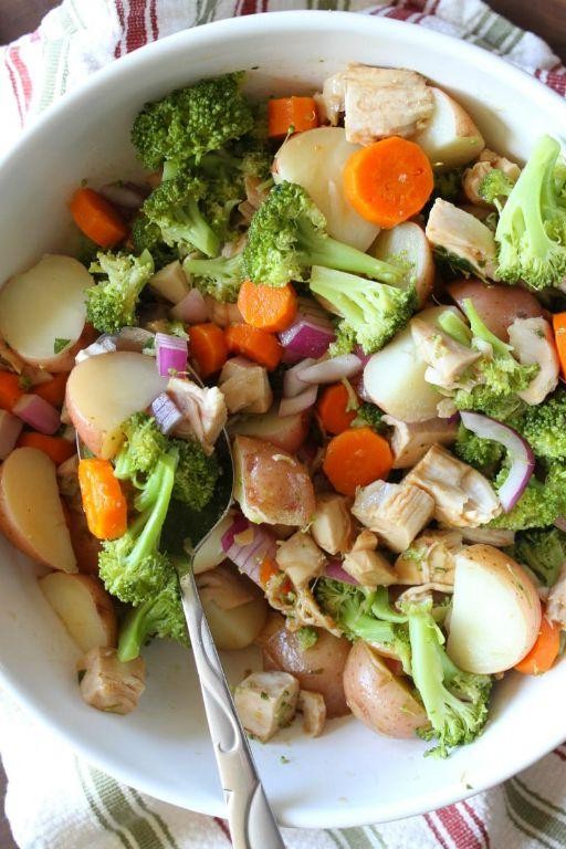 Broccoli and Carrot Salad with Lemon Dressing