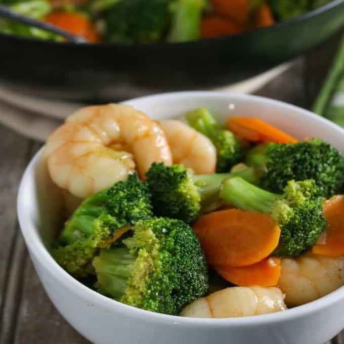 Broccoli and Carrot Stir-Fry with Shrimp