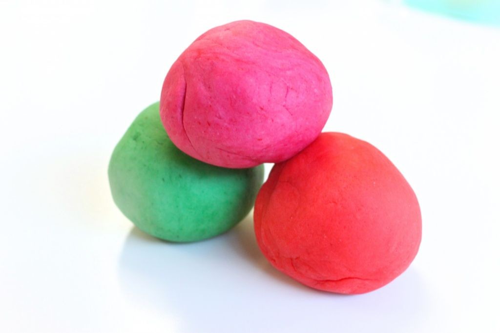 Bubblegum Scented Playdough with Cream of Tartar