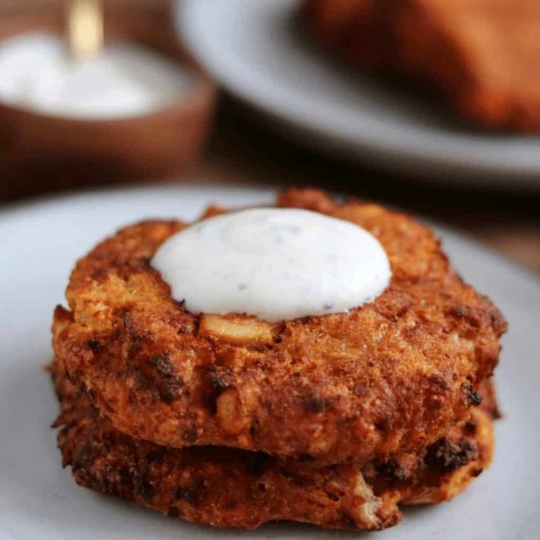 Buffalo Style Tuna Cakes with Blue Cheese Dip