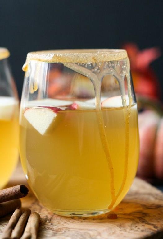 Caramel Apple Sangria with Cinnamon Sugar Rim