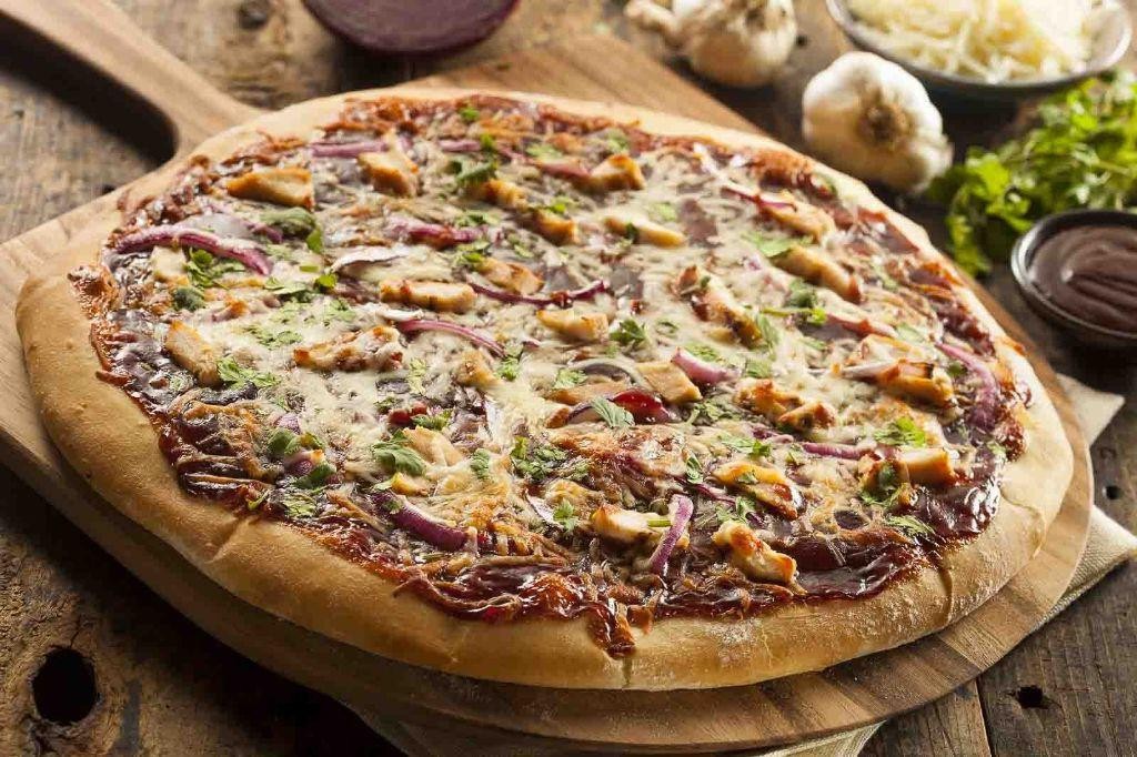 Caramelized Onion and Chicken Pizza