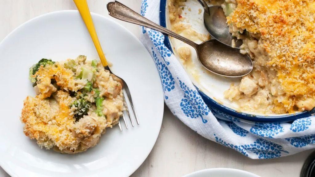 Cheesy Broccoli Chicken and Brown Rice Casserole