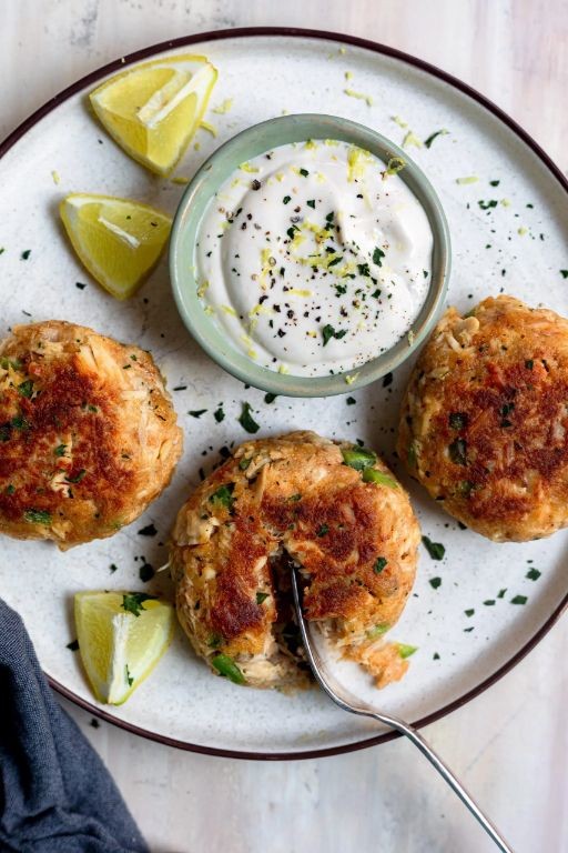 Cheesy Jalapeño Tuna Cakes with Sour Cream Drizzle