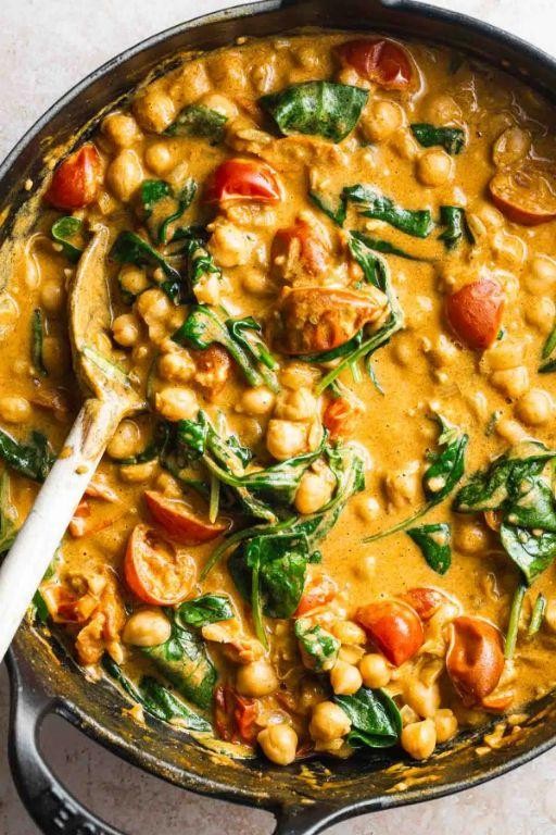 Chickpea and Spinach Curry with Coconut Milk