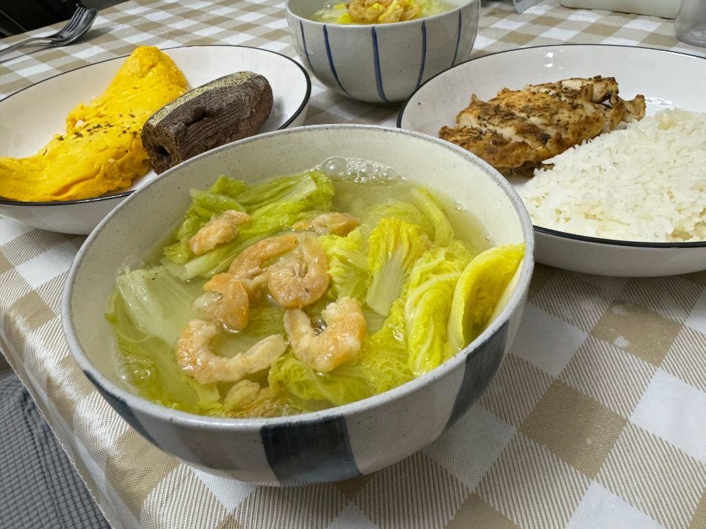 Chinese Cabbage and Shrimp Soup