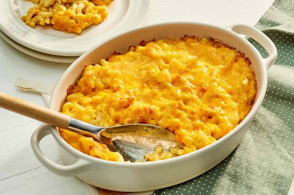 Classic Baked Macaroni and Cheese