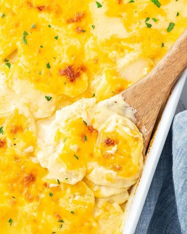 Classic Cheesy Scalloped Potatoes