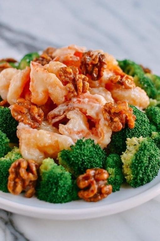 Classic Honey Walnut Shrimp with Mayonnaise Sauce