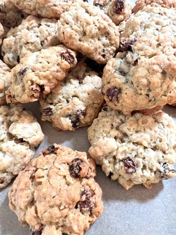 Classic Oatmeal Raisin Cookies Without Brown Sugar