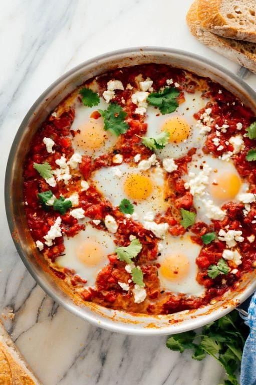 Classic Tomato and Bell Pepper Shakshouka