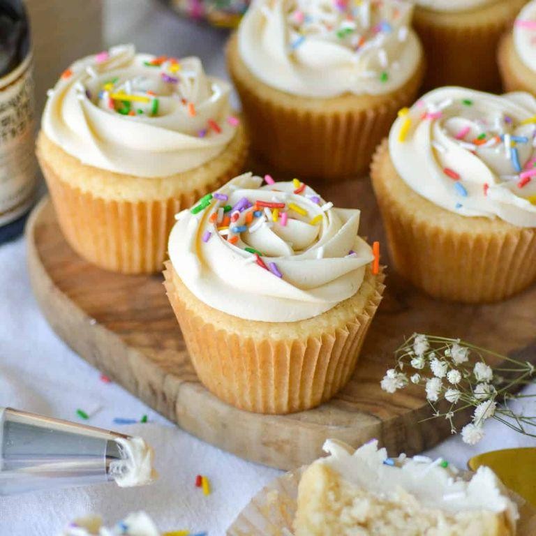 Classic Vanilla Vegan Cupcakes