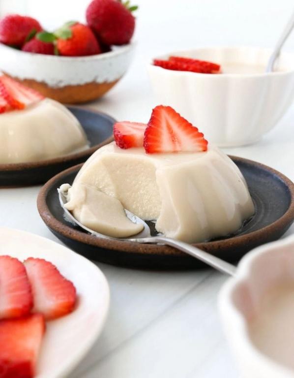Coconut Cream Gelatin Pudding