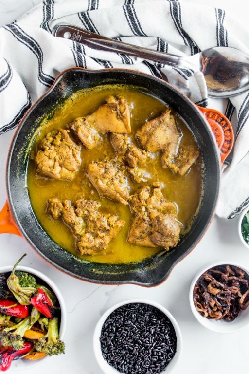 Coconut Curry Chicken Thighs with Lemongrass