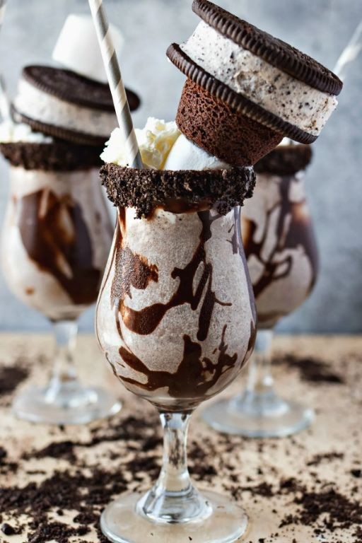 Cookies and Cream Cheesecake Milkshake