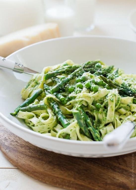 Creamy Asparagus and Spinach Pasta