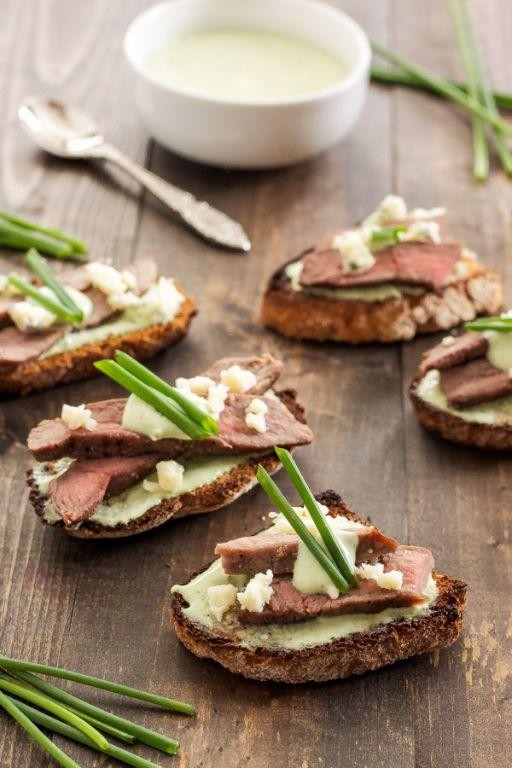 Creamy Gorgonzola Steak Crostini