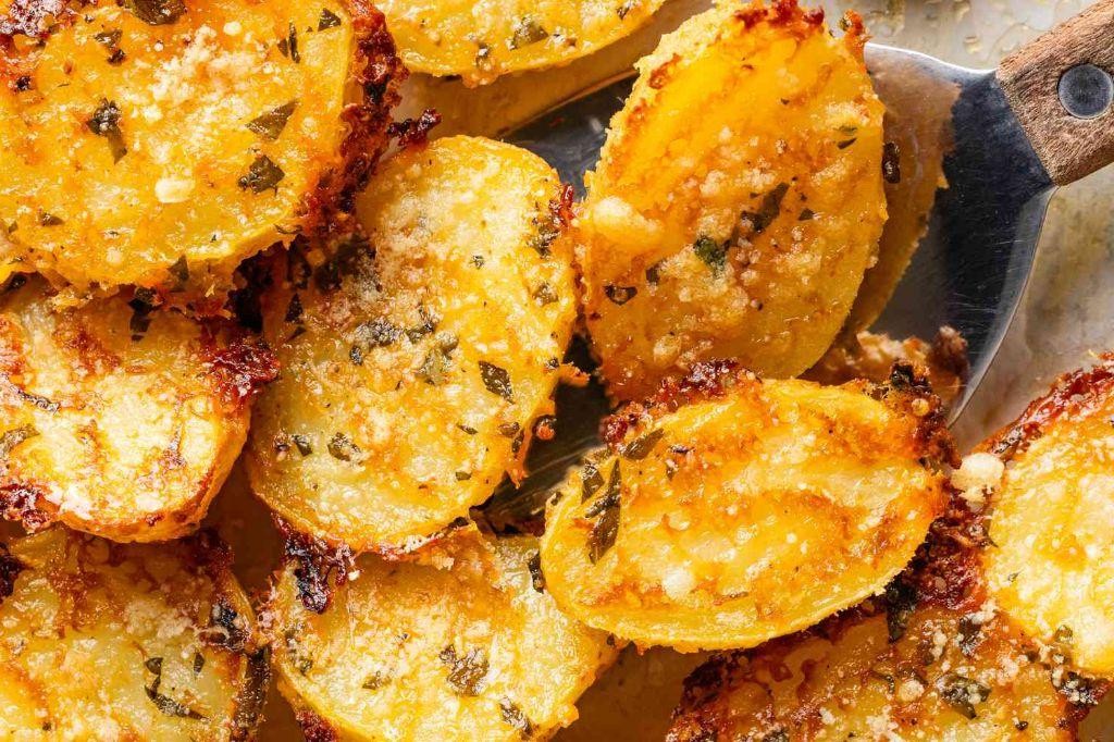 Crispy Baked Parmesan Potatoes