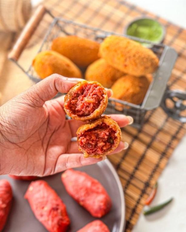 Crispy Beetroot and Carrot Cutlets