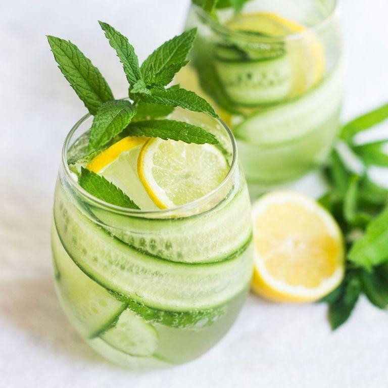 Cucumber Mint Wine Spritzer