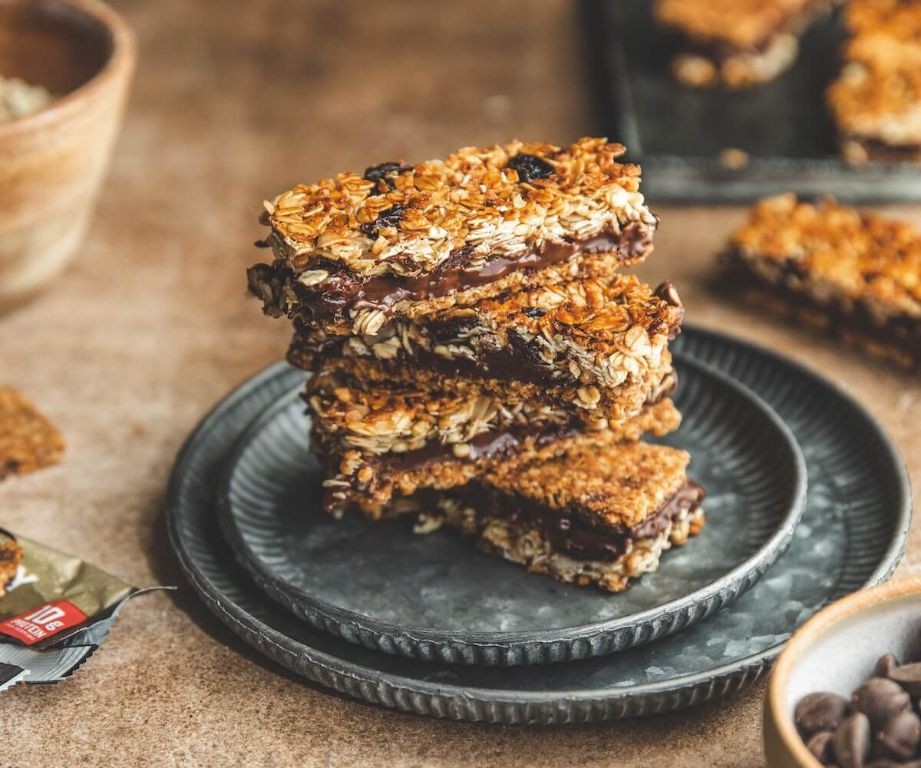 Dried Cherry and Dark Chocolate Granola Bars
