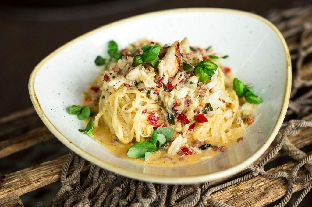 Dungeness Crab Linguine with White Wine Sauce