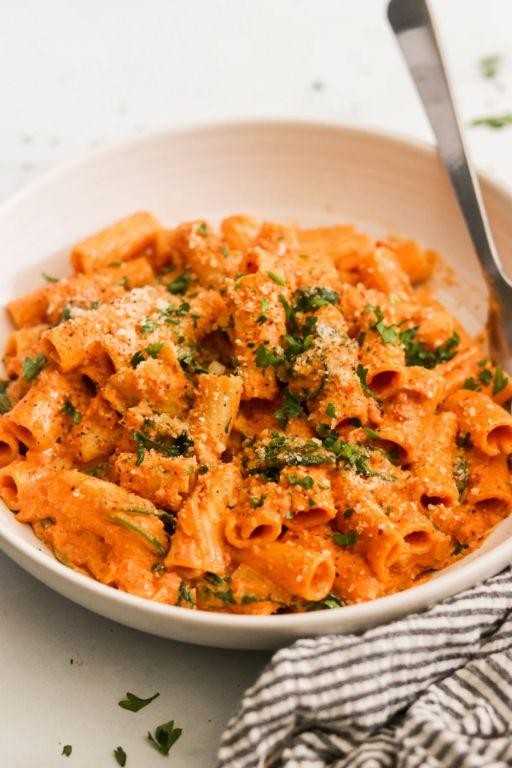 Easy Chorizo Pasta with Tomato Cream Sauce