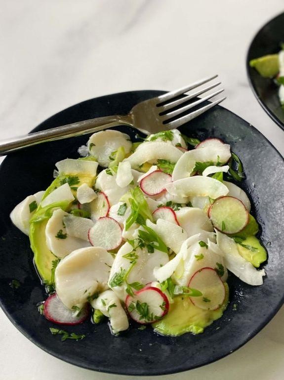 Easy Scallop Ceviche with Lime and Avocado