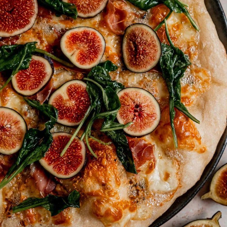 Fig and Gorgonzola Neapolitan Pizza