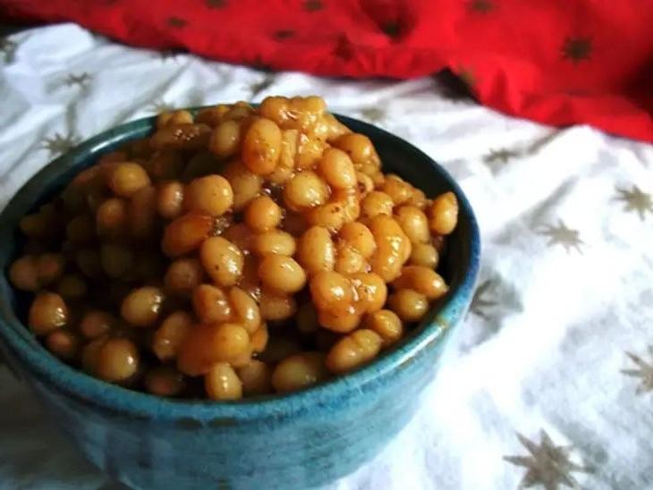 Fèves au Lard (Quebec-Style Baked Beans)