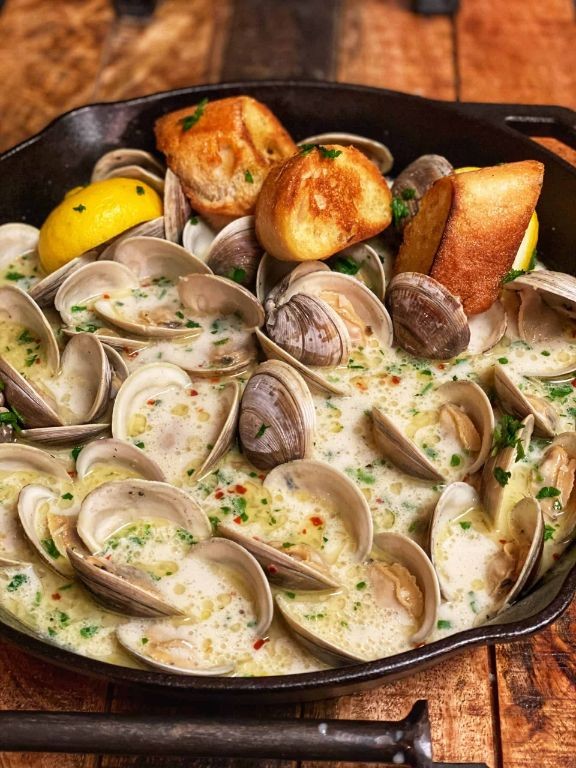 Garlic Butter Clam Soup