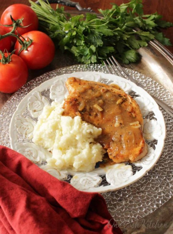Garlic Herb Turkey Cutlets with Mashed Potatoes