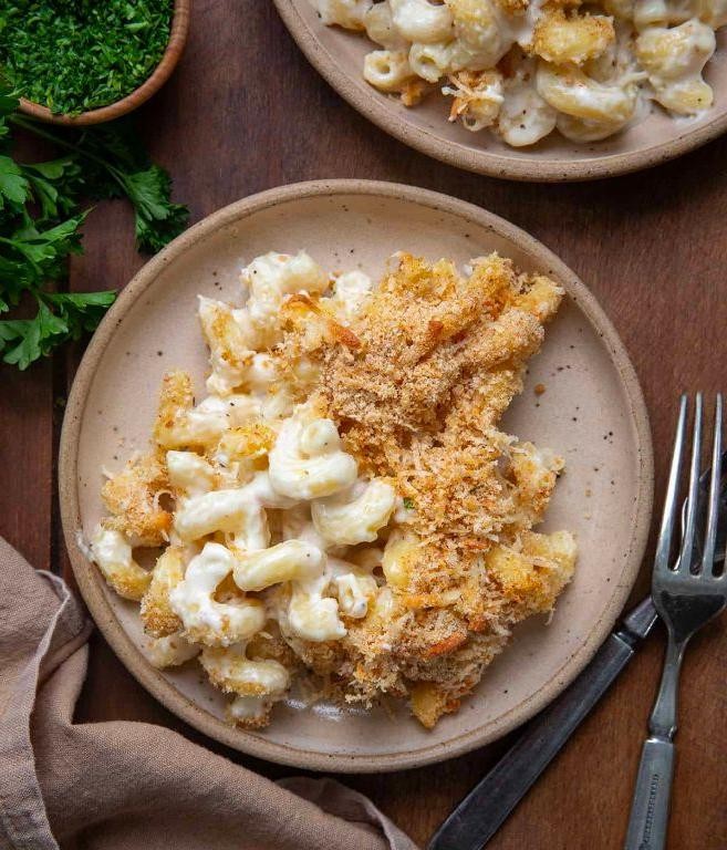 Garlic Parmesan Macaroni with Breadcrumbs