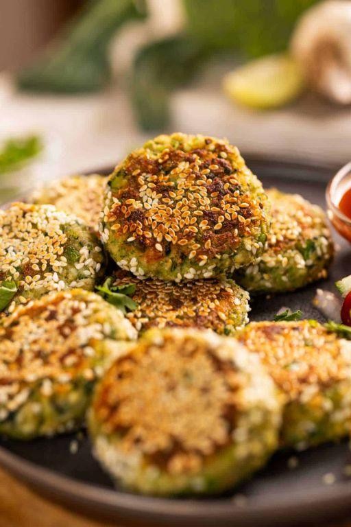 Garlicky Broccoli and Cheese Veg Cutlets