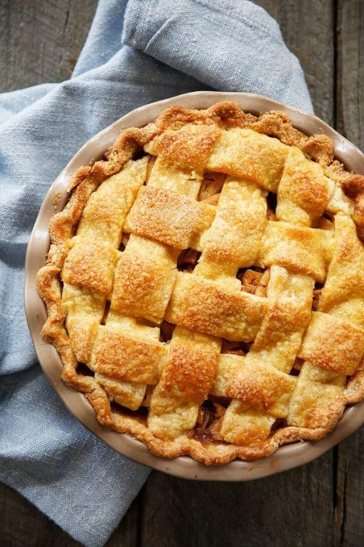 Gluten-Free Apple Pie with Fresh Apples and Almond Flour Crust